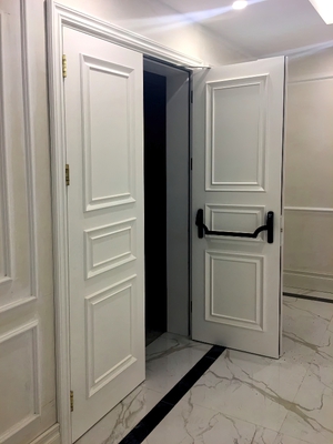 Белая МДФ дверь