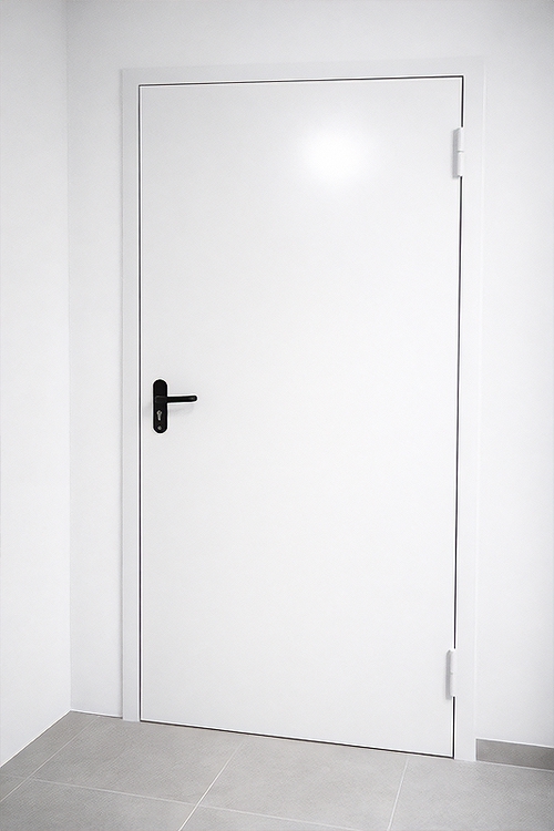 Белая огнестойкая дверь