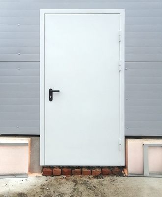 Белая огнеупорная дверь Белая огнеупорная дверь