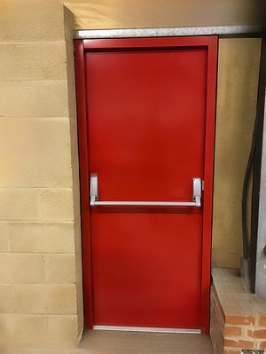 Красная дверь с Антипаникой