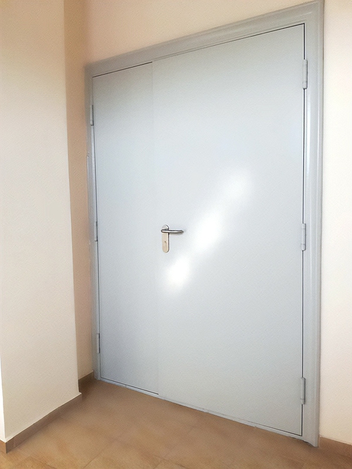 Дверь ei полуторной конструкции