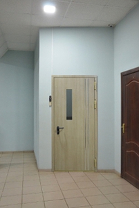 Монтаж огнестойкой двери с МДФ в офисном центре