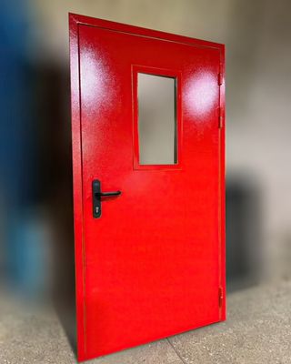 Красная дверь, внешняя сторона