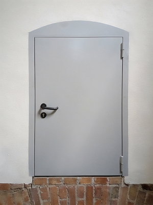 Люк арочной формы