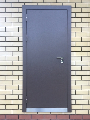 Одностворчатая стальная дверь