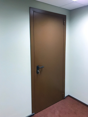 Огнеупорная коричневая дверь