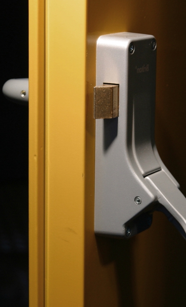 Однопольная остекленная дверь ПД-ОС003f