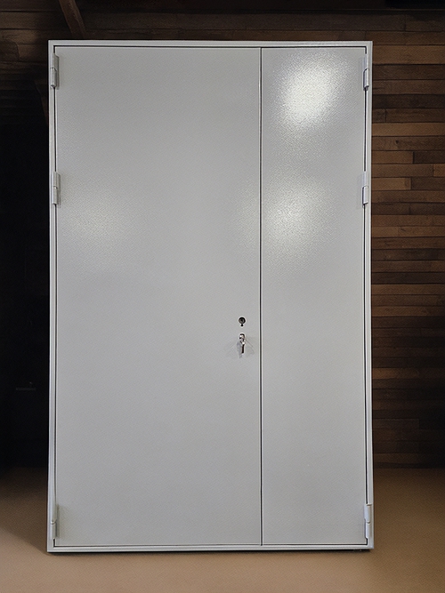 Полуторная дверь, фото из цеха