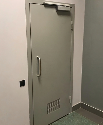 Техническая дверь с вентиляцией